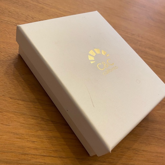 C & C California Earrings 2 sets Coral & White New In Box - Picture 3 of 3